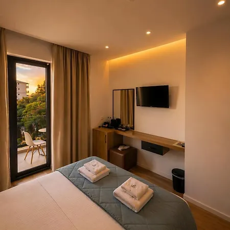Platon 4* Sarandë