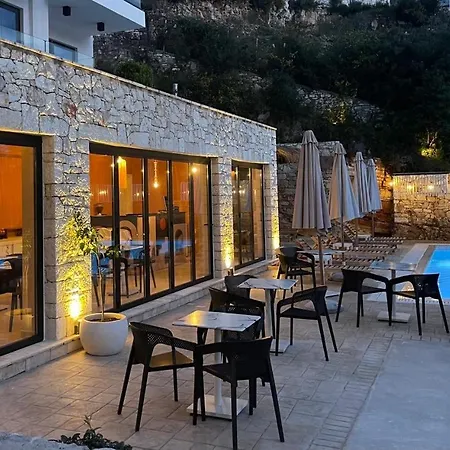 Platon 4* Saranda